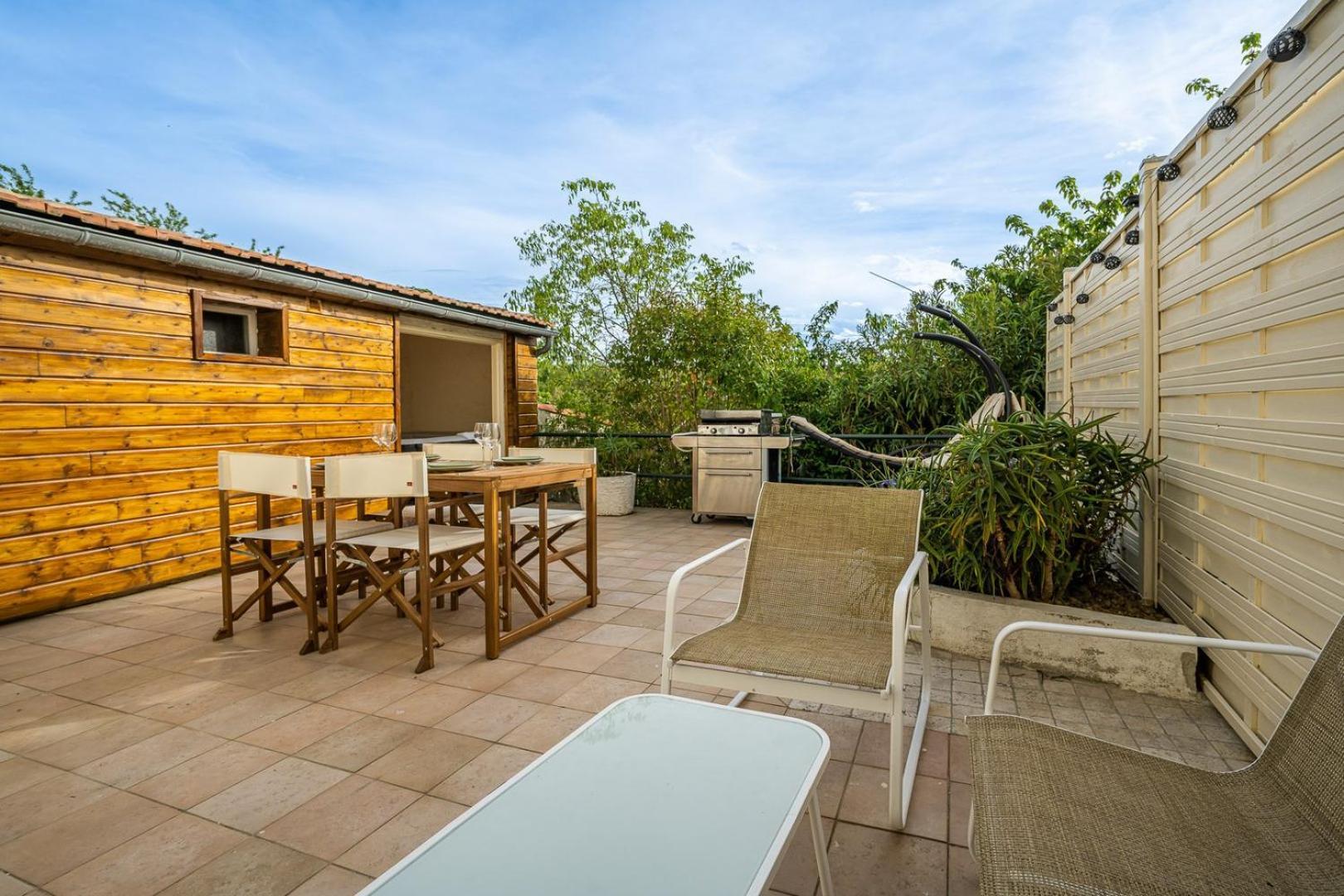 La Citadelle ~ Jacuzzi ~ Terrasse